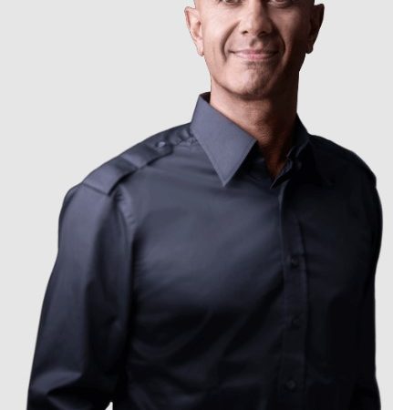 Robin Sharma Fan Mail Address....