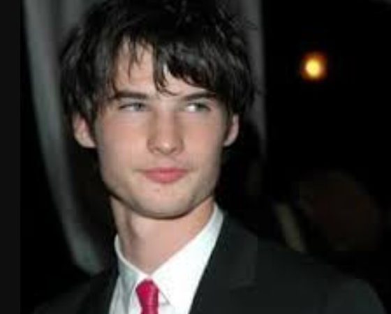 Tom Sturridge Fan Mail Address