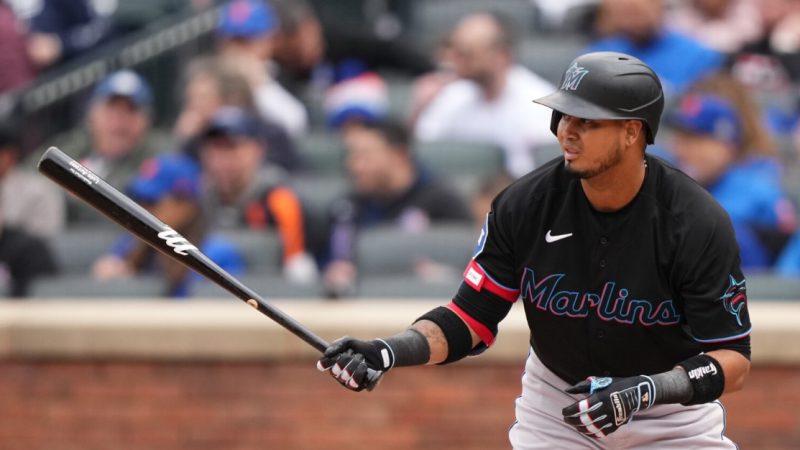 Luis Arráez Fan Mail Address