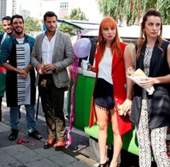 Nilperi Şahinkaya Fan Mail Address