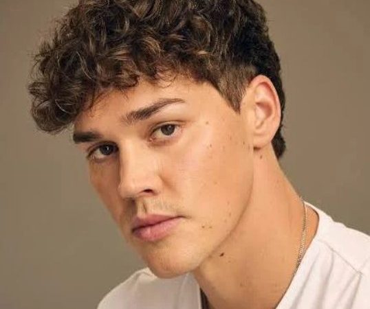 Noah Beck Fanmail Address